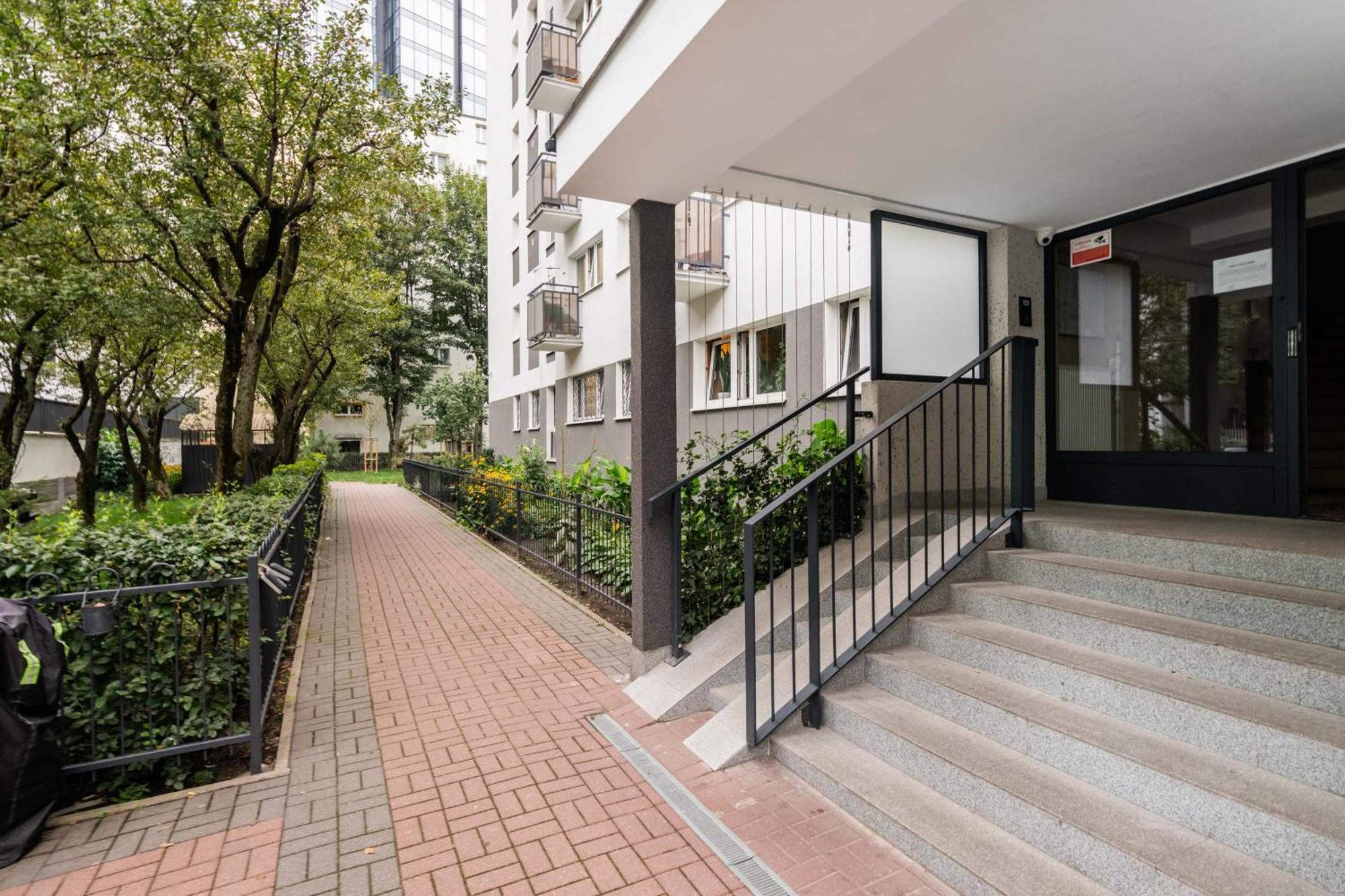 Chmielna 106B Centrum Varşova Dış mekan fotoğraf